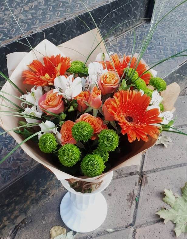 Букет цветов из: Герберы, Хризантемы, Альстромерии и Розы в Кудрово Ленинградская область