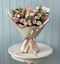 Букет цветов из:  Розы и Лизиантусы в Кудрово Ленинградская область