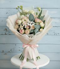 Букет цветов из:  Розы и Лизиантусы в Кудрово Ленинградская область