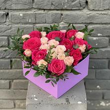 Цветочная композиция из Розы в коробке в Кудрово Ленинградская область
