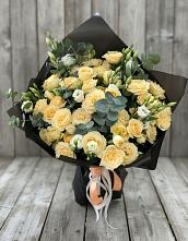 Букет цветов из:  Розы и Лизиантусы в Кудрово Ленинградская область