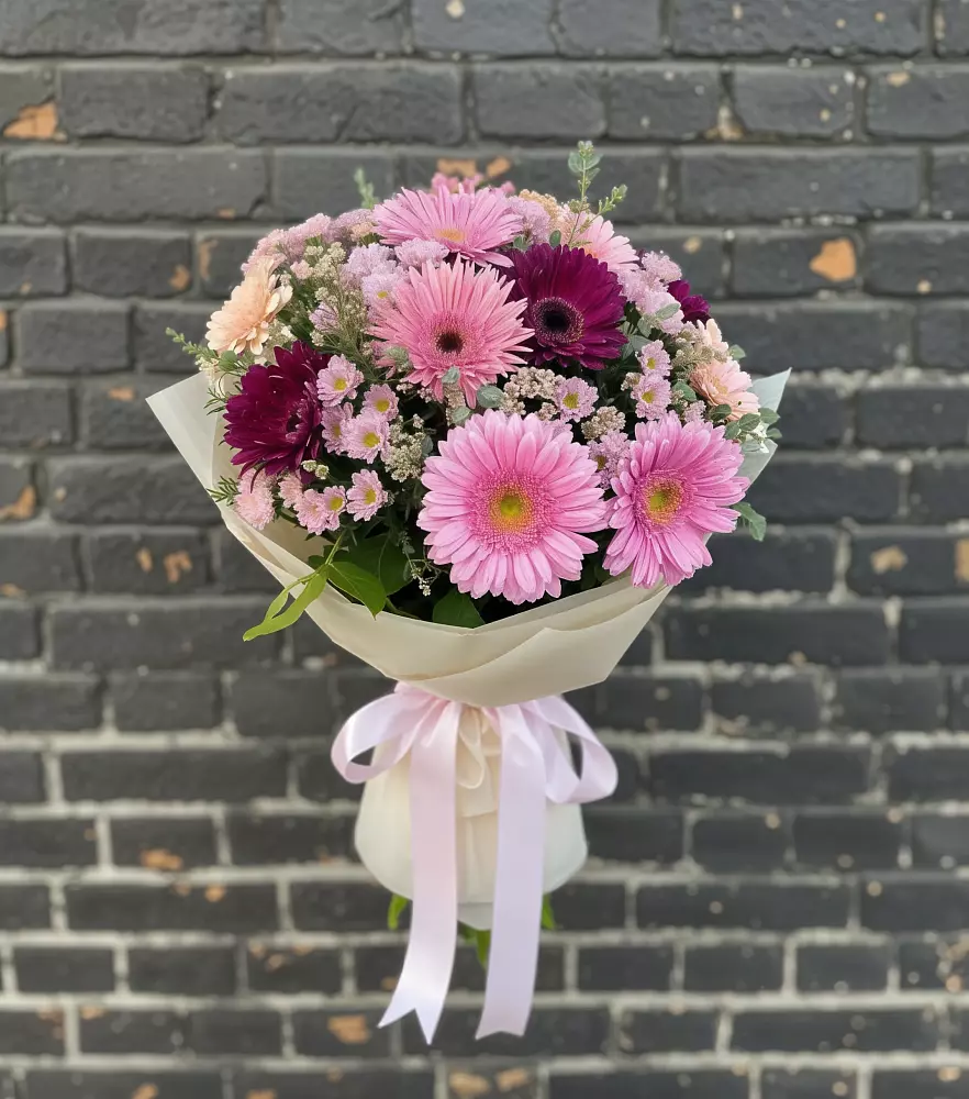 Букет цветов из: Герберы и Хризантемы в Кудрово Ленинградская область