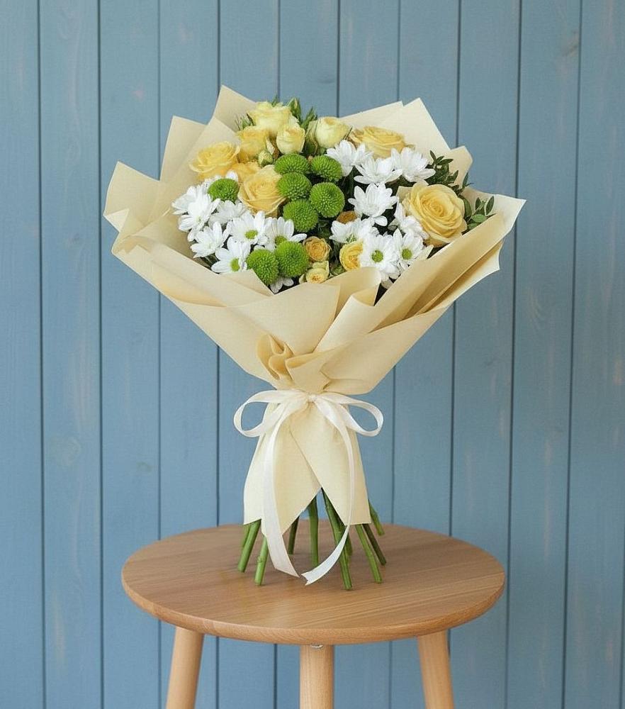 Букет цветов из: Хризантемы и Розы в Кудрово Ленинградская область