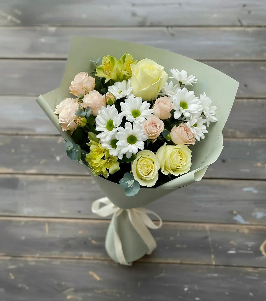 Букет цветов из: Альстромерии, Розы и Хризантемы в Кудрово Ленинградская область