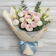 Букет цветов из:  Лизиантусы в Кудрово Ленинградская область