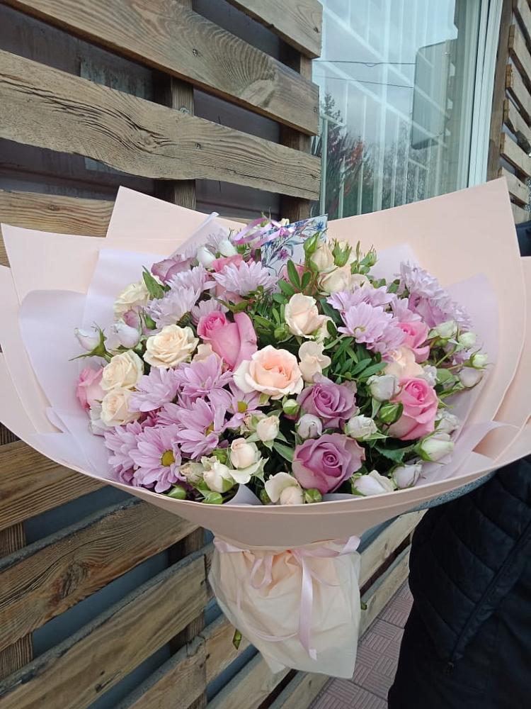 Букет цветов из: Розы и Хризантемы в Кудрово Ленинградская область