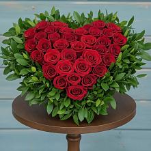 Цветочная композиция из Розы в виде сердца в Кудрово Ленинградская область