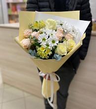 Букет цветов из:  Альстромерии, Розы и Хризантемы в Кудрово Ленинградская область