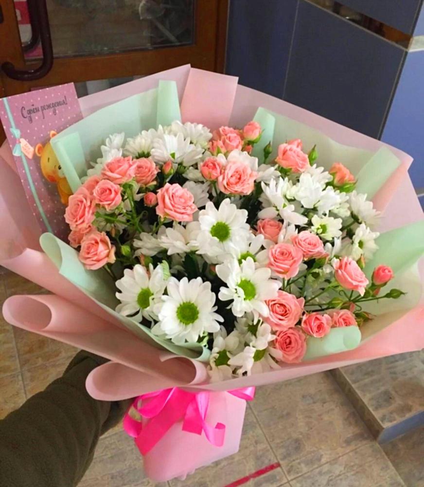 Букет цветов из: Розы и Хризантемы в Кудрово Ленинградская область