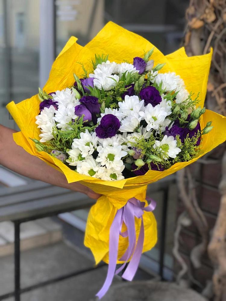 Букет цветов из: Ирисы, Хризантемы и Ромашки в Кудрово Ленинградская область