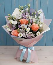 Букет цветов из:  Лизиантусы, Розы, Альстромерии и Гипсофила в Кудрово Ленинградская область