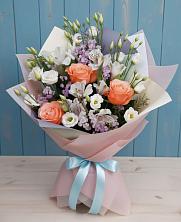 Букет цветов из:  Лизиантусы, Розы, Альстромерии и Гипсофила в Кудрово Ленинградская область