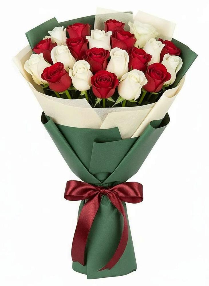 Букет Микс из красных и белых роз в Кудрово Ленинградская область