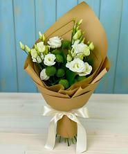 Букет цветов из:  Хризантемы и Лизиантусы в Кудрово Ленинградская область