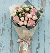 Букет цветов из:  Розы в Кудрово Ленинградская область
