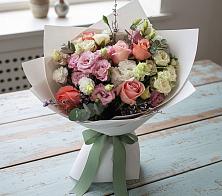 Букет цветов из:  Розы, Лизиантусы и Гвоздики в Кудрово Ленинградская область