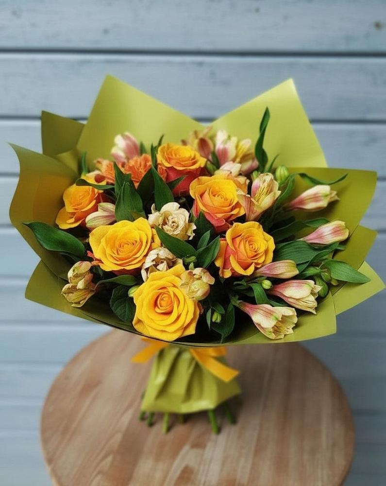Букет цветов из: Альстромерии и Розы в Кудрово Ленинградская область