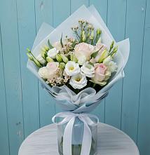 Букет цветов из:  Розы и Лизиантусы в Кудрово Ленинградская область