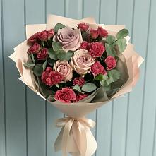 Букет цветов из:  Гвоздики и Розы в Кудрово Ленинградская область
