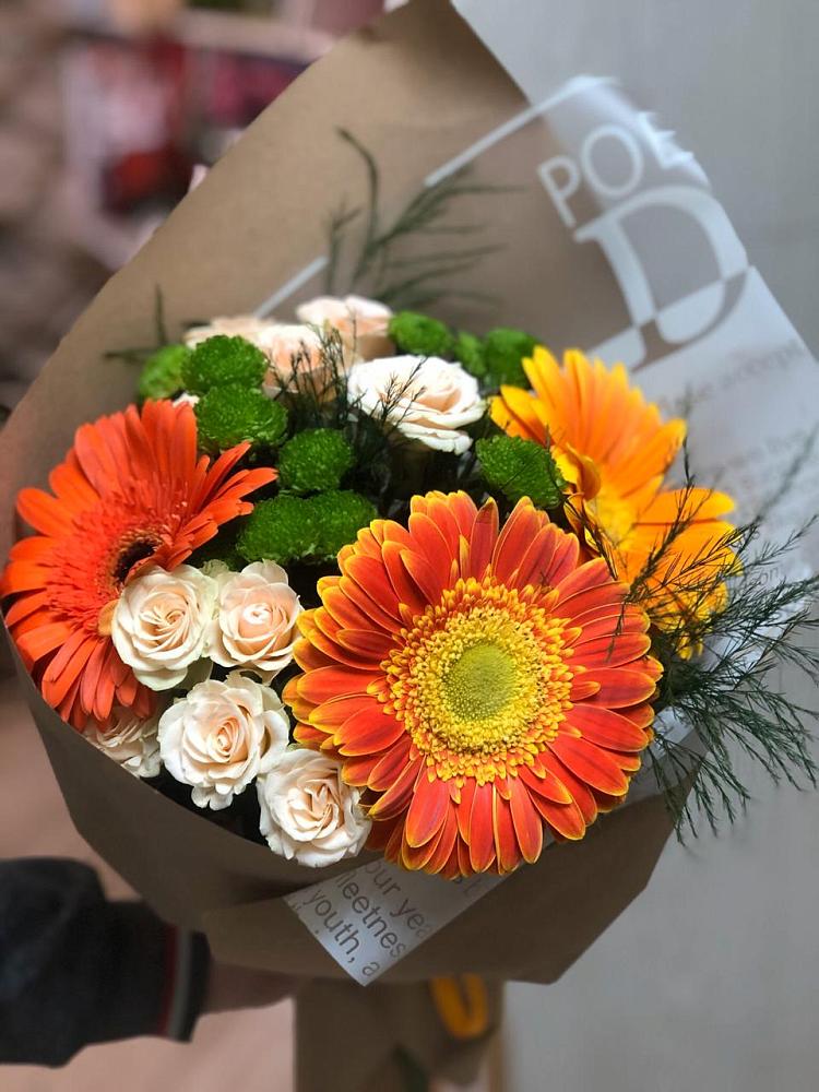 Букет цветов из: Герберы, Хризантемы и Розы в Кудрово Ленинградская область