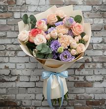 Букет цветов из:  Розы, Лизиантусы и Гвоздики в Кудрово Ленинградская область